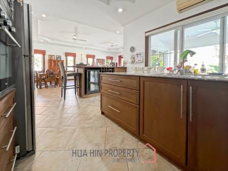 Orchid Palm Homes 3: Exquisite 3-Bed Villa with Pool