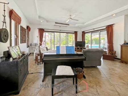 Orchid Palm Homes 3: Exquisite 3-Bed Villa with Pool