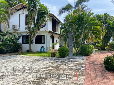 Stunning Beachside Boutique Resort in Pak Nam Pran