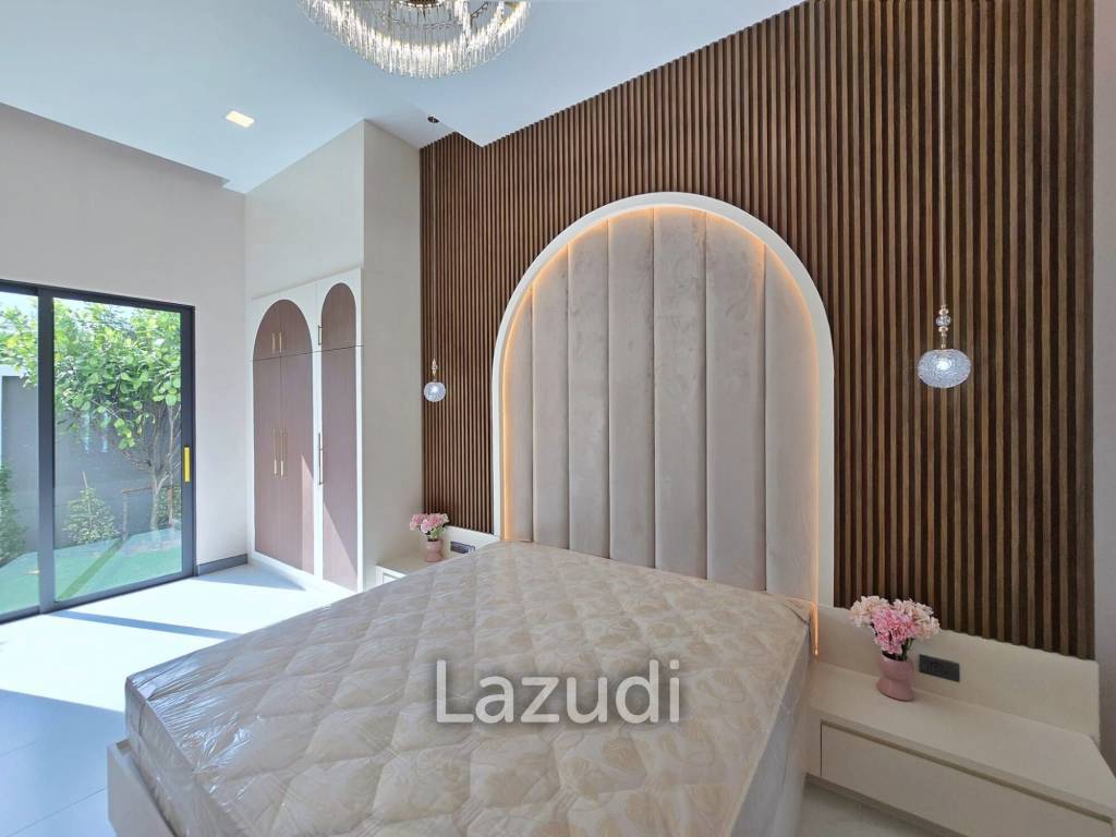 4 Beds 5 Baths 227 SQ.M. Private Pool Villa Pattaya