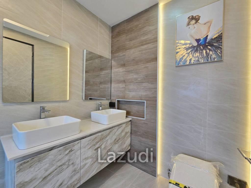 4 Beds 5 Baths 227 SQ.M. Private Pool Villa Pattaya