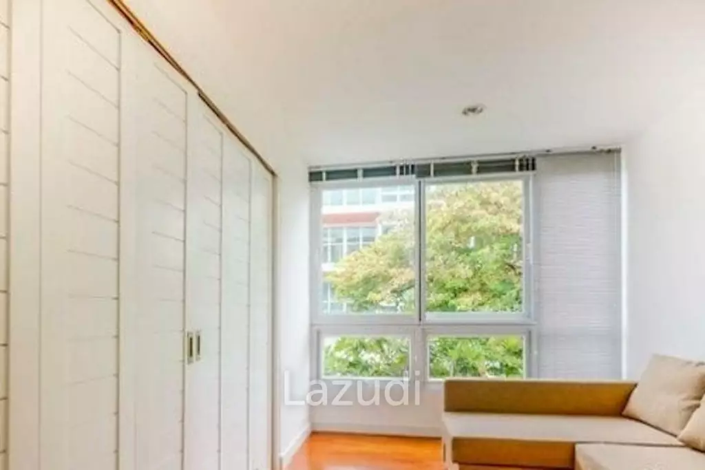 Elegant 2 Bed 65 SQM Beachfront Condo