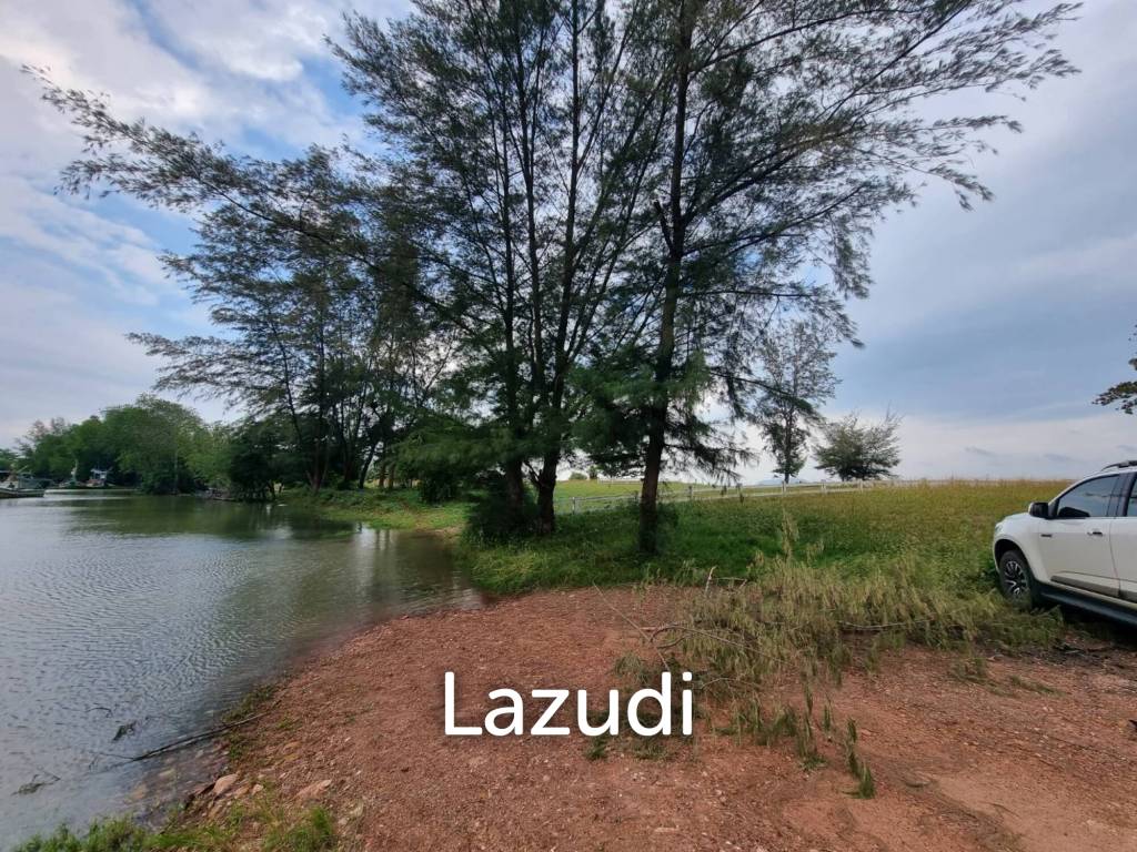 Beachfront Land for sale at Bangsaphan , Prachuapkhirikhun