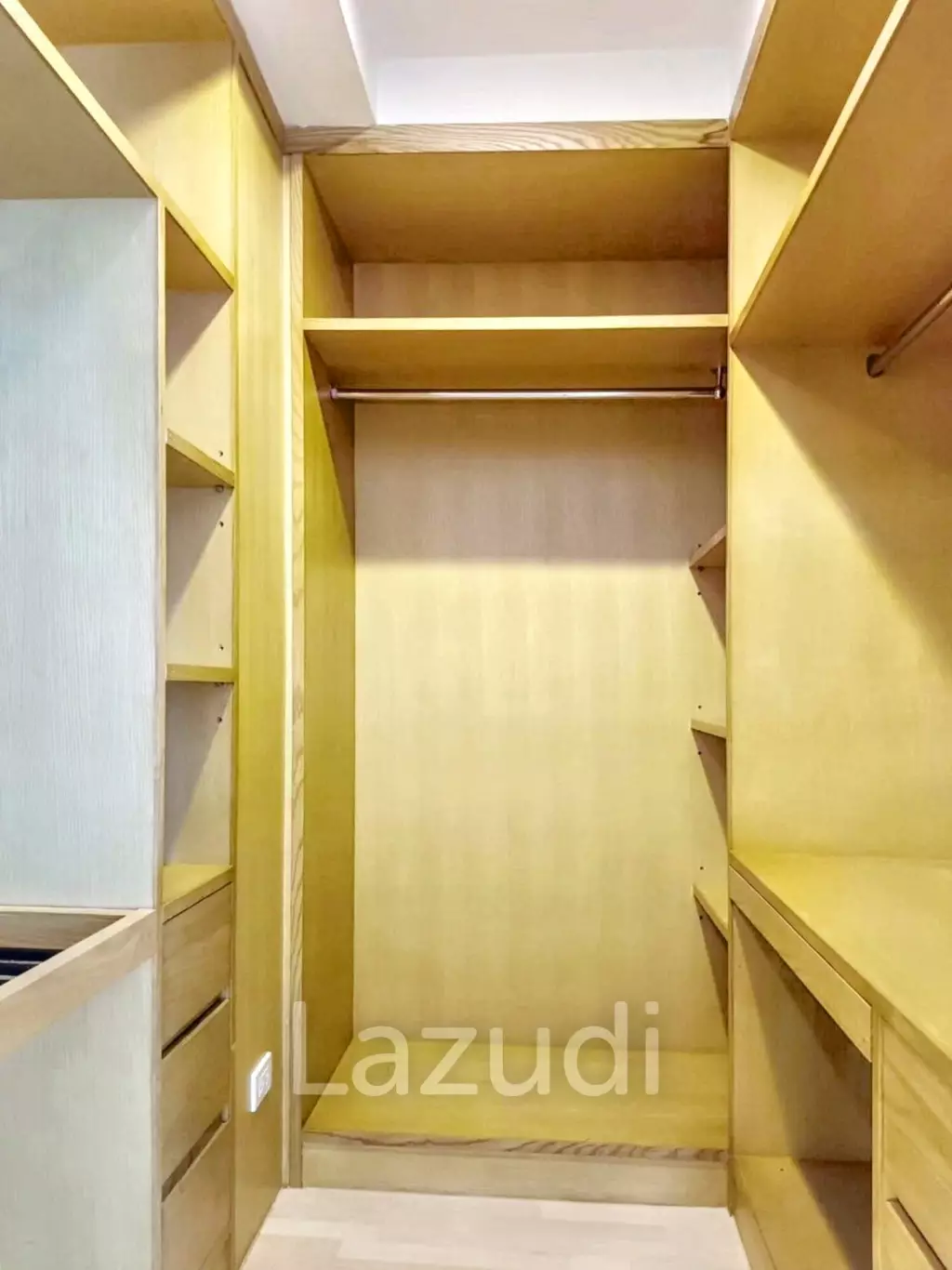 2 Bed 2 Bath 120 SQM. The Rajdamri Condominium