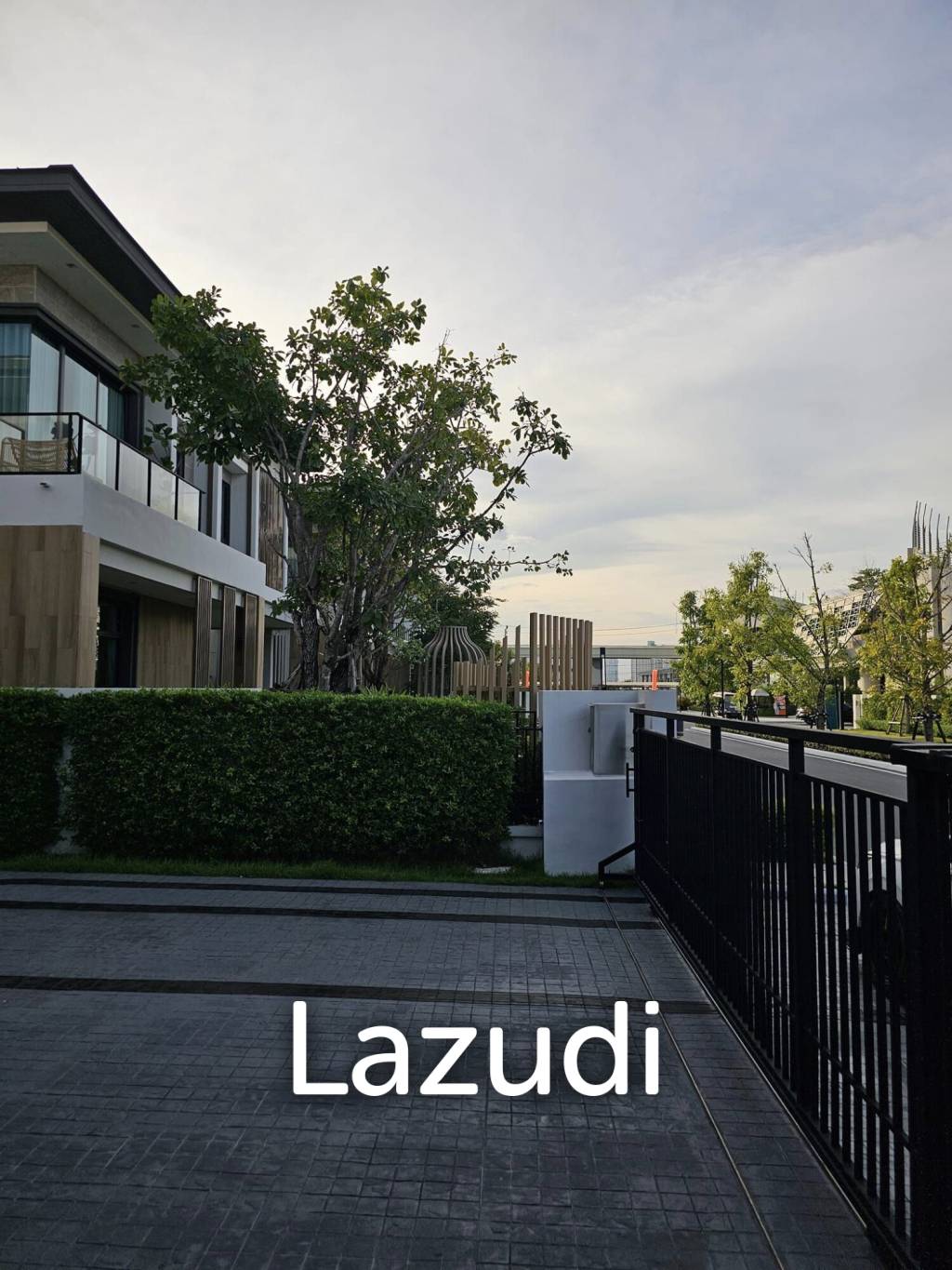4 Bed 5 Bath 441 SQ.M Bangkok Boulevard Bangna KM.5