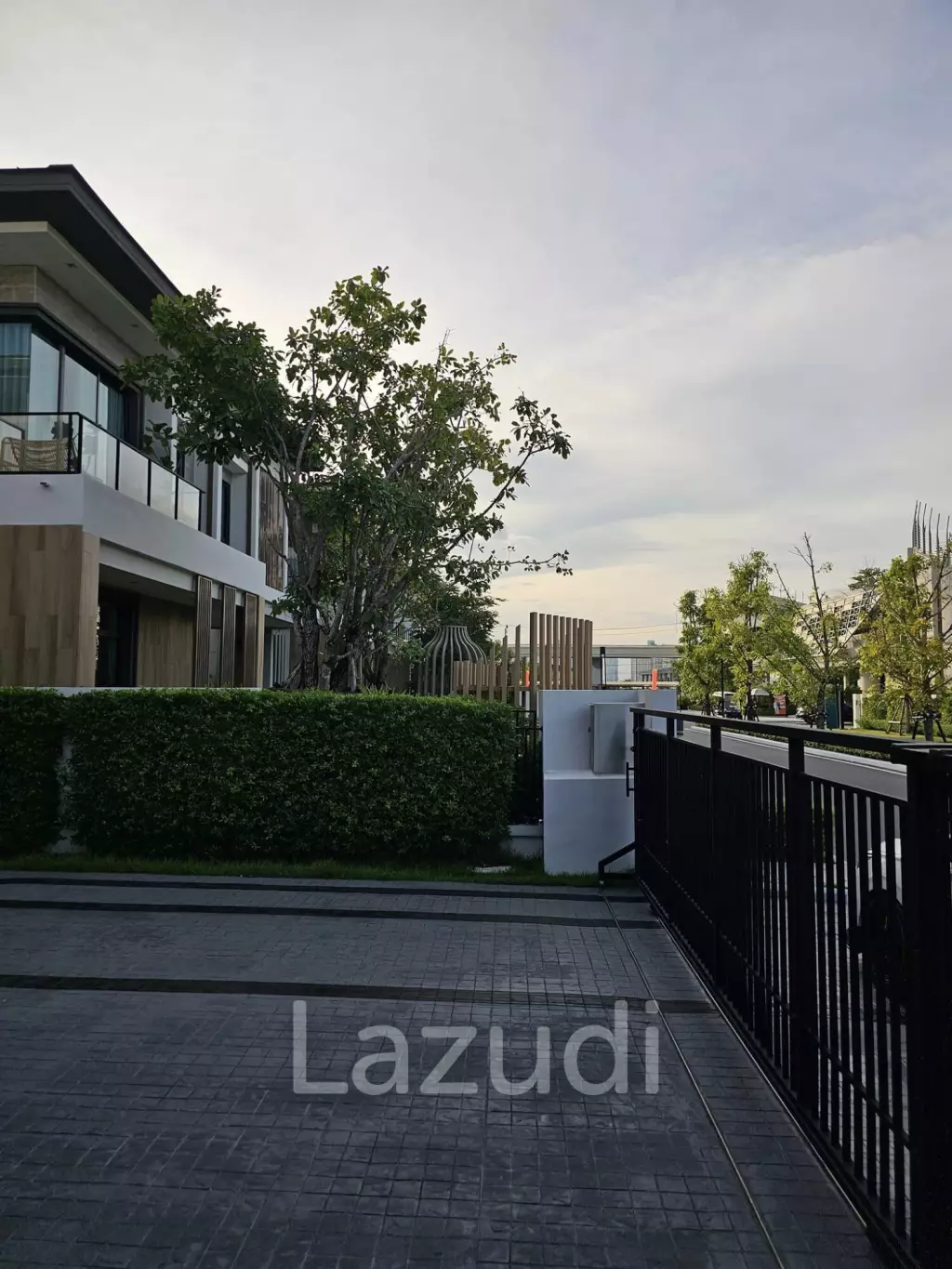4 Bed 5 Bath 441 SQ.M Bangkok Boulevard Bangna KM.5