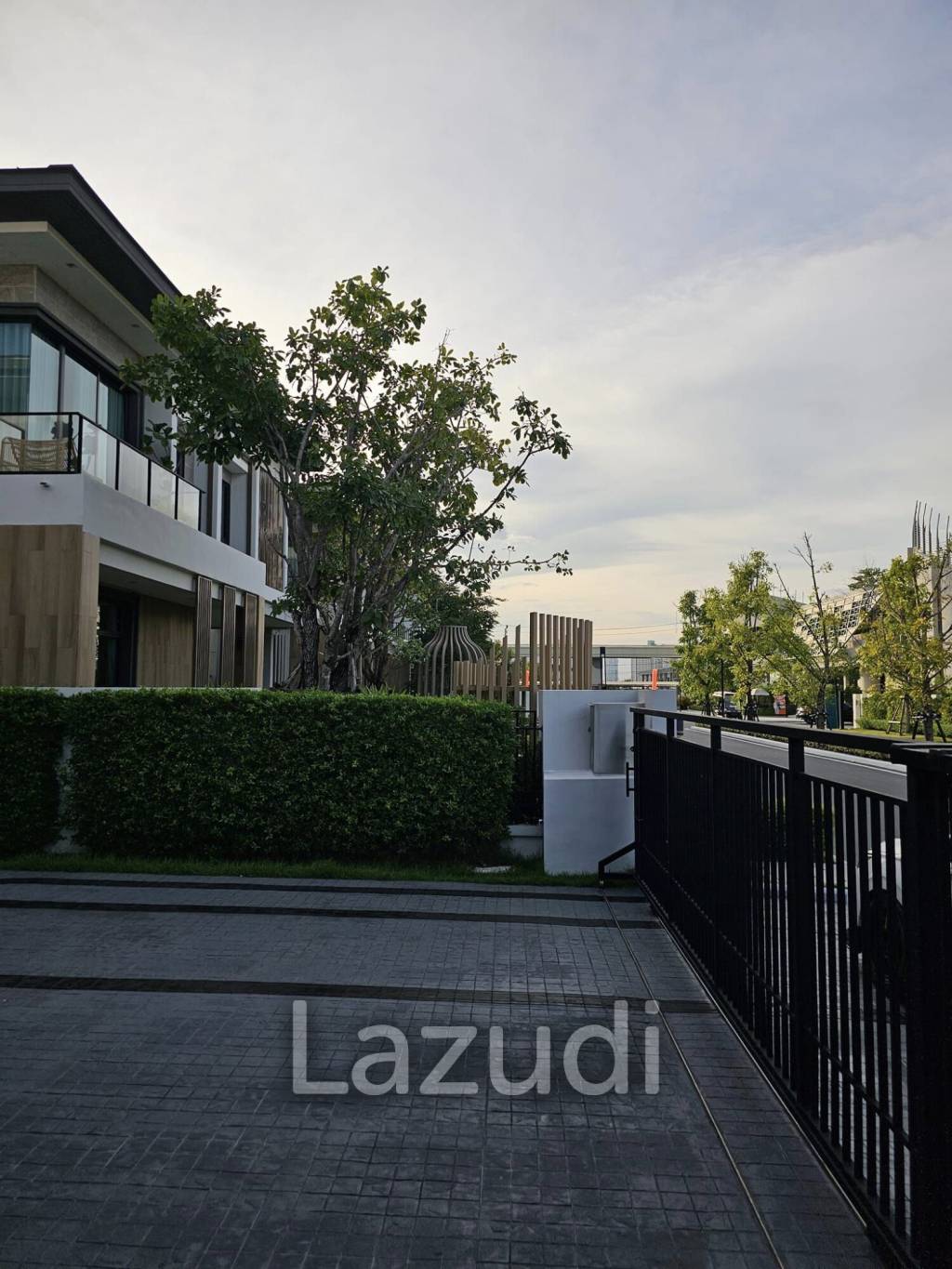 4 Bed 5 Bath 441 SQ.M Bangkok Boulevard Bangna KM.5