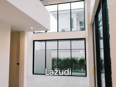Modern 3.5-Storey Detached House in Bang Chak Bangkok