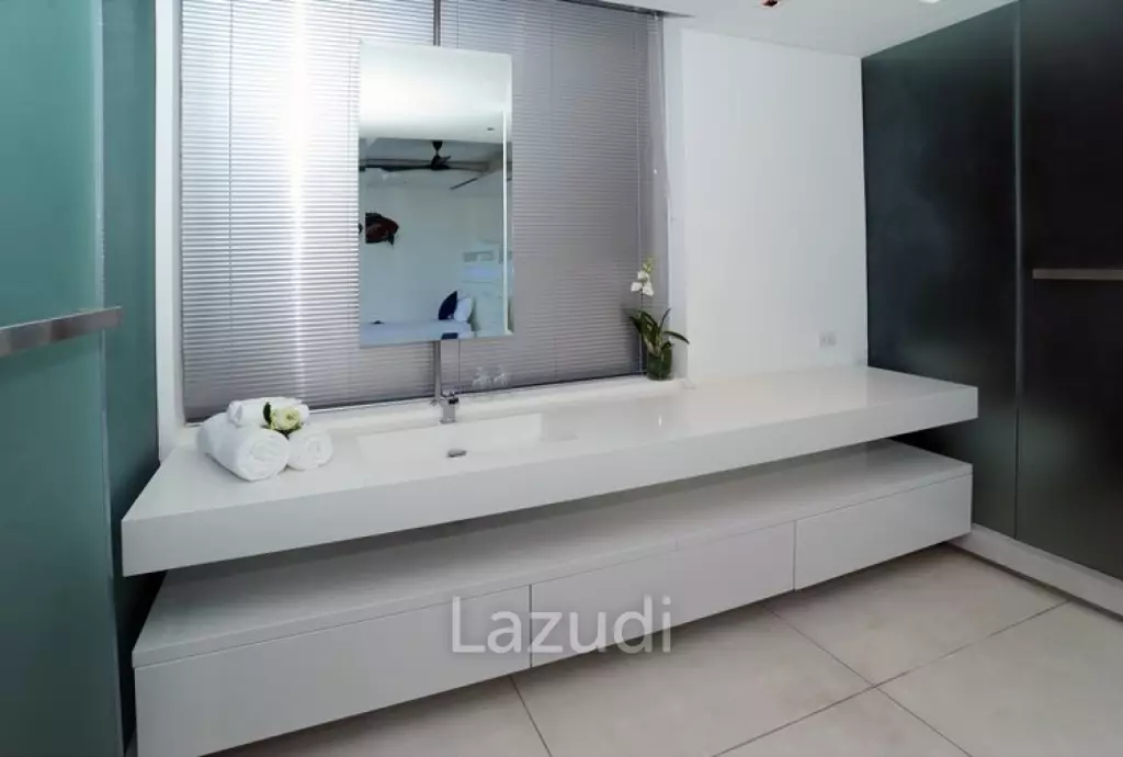 Paradise Awaits: Ultra-Luxury Villa with Ocean Views in Bang Por