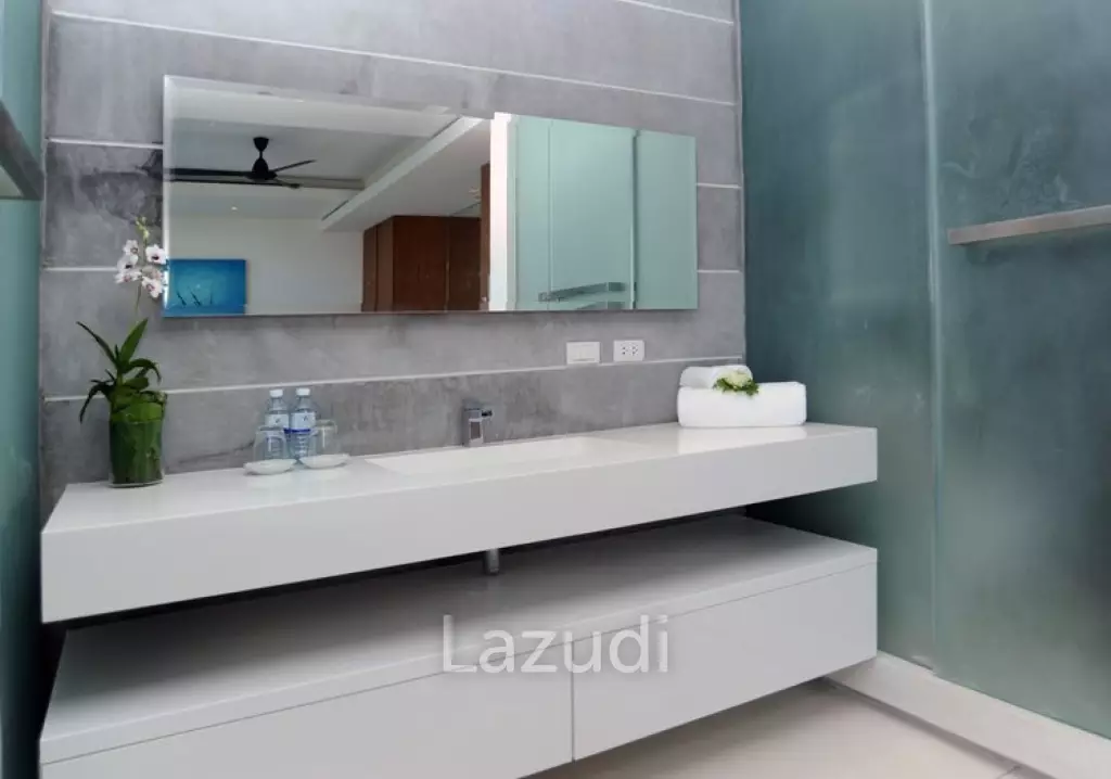 Paradise Awaits: Ultra-Luxury Villa with Ocean Views in Bang Por