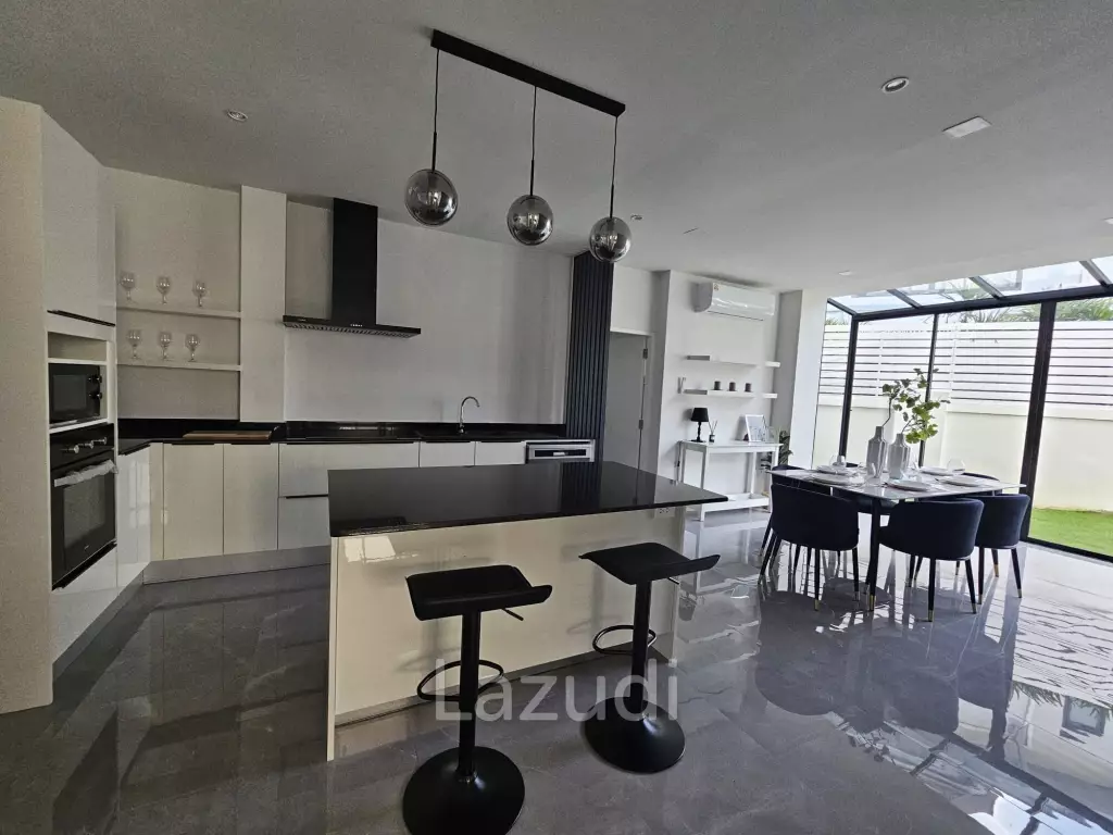 Newly Renovated 4 Bedroom Pool Villa In Chalong