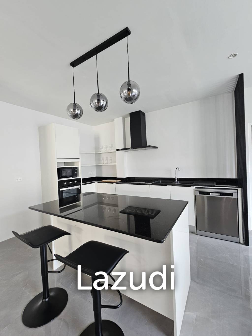 Newly Renovated 4 Bedroom Pool Villa In Chalong