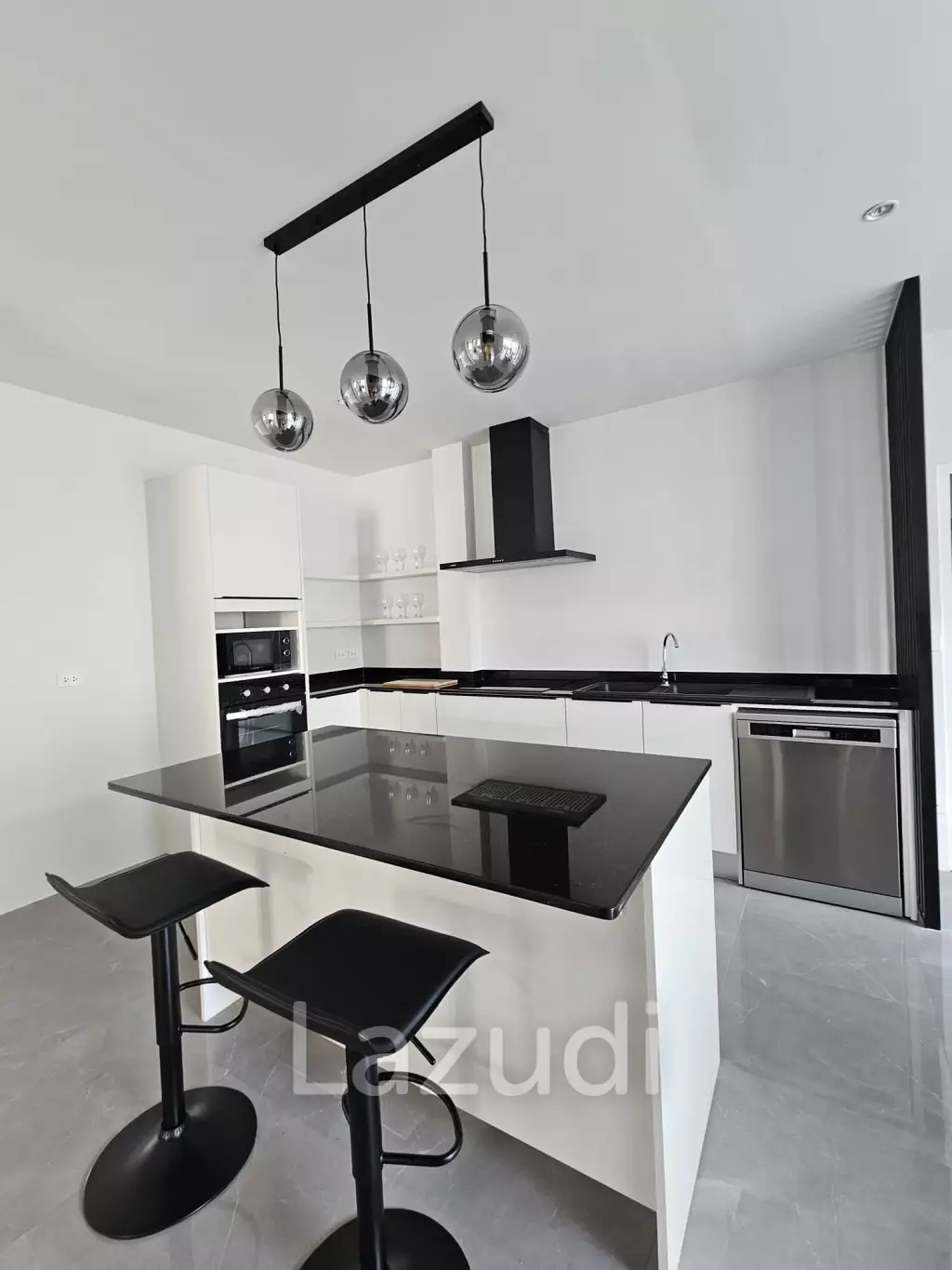 Newly Renovated 4 Bedroom Pool Villa In Chalong