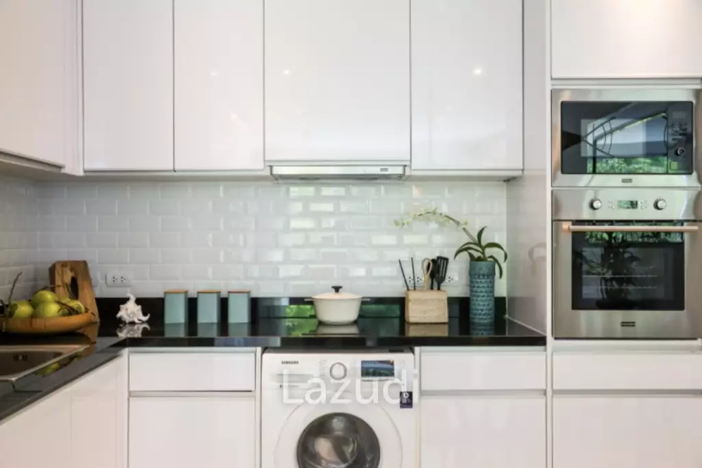 Luxurious 2-Bed Condo in Grand Kamala Falls