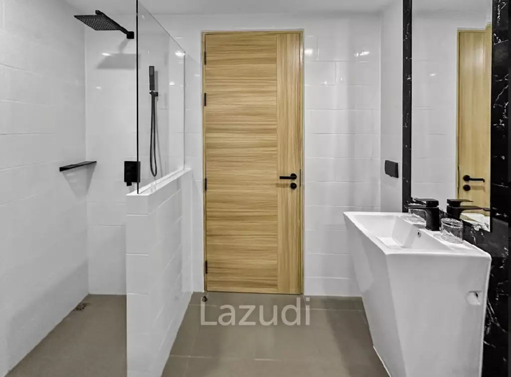 Modern 1-Bed Condo in Utopia Naiharn Phuket