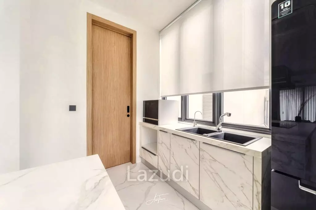 3 Bed 4 Bath 580 SQ.M Heart Ekkamai Soi 10