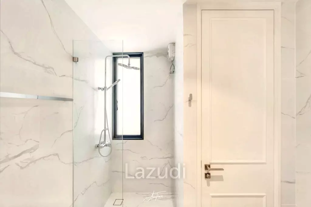 3 Bed 4 Bath 580 SQ.M Heart Ekkamai Soi 10