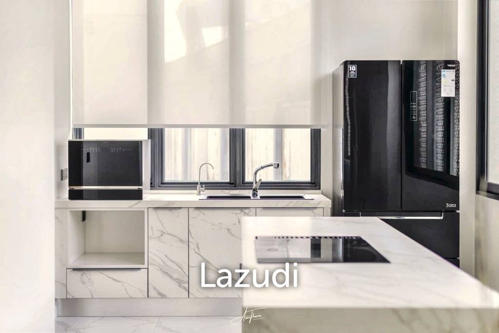 3 Bed 4 Bath 580 SQ.M Heart Ekkamai Soi 10
