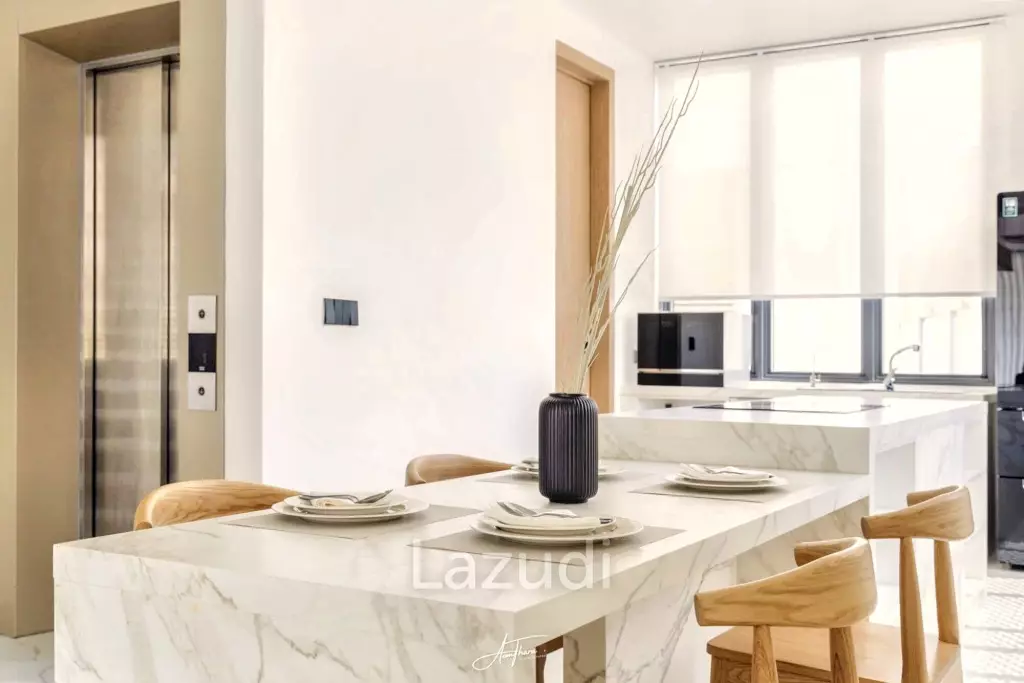 3 Bed 4 Bath 580 SQ.M Heart Ekkamai Soi 10