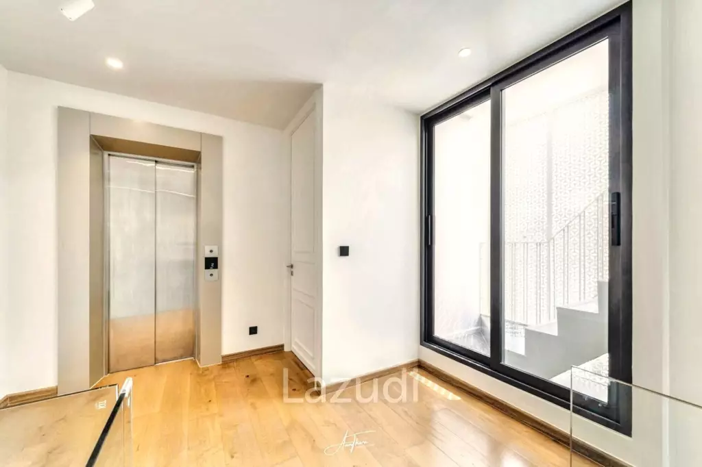 3 Bed 4 Bath 580 SQ.M Heart Ekkamai Soi 10