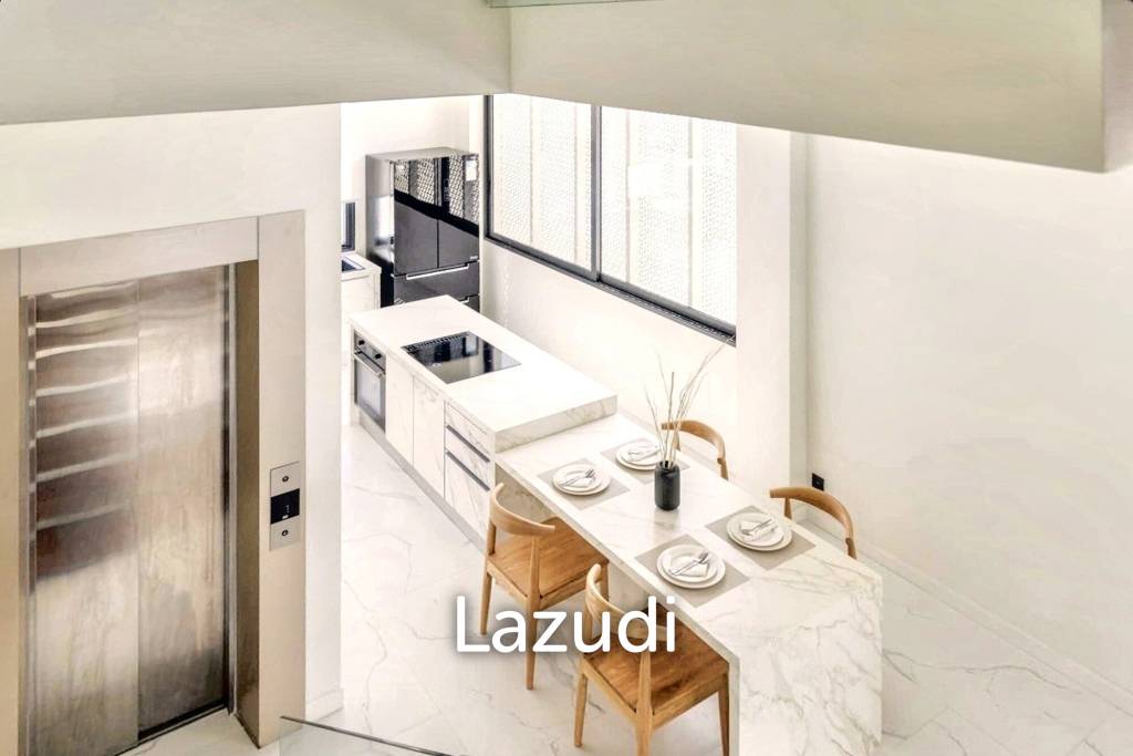 3 Bed 4 Bath 580 SQ.M Heart Ekkamai Soi 10