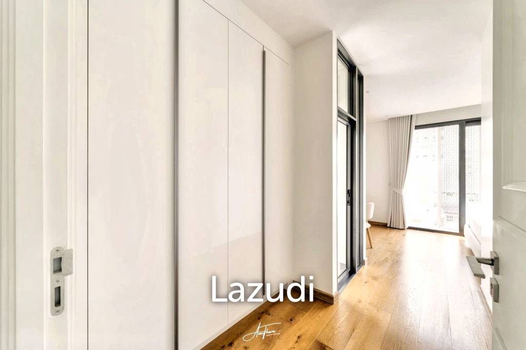 3 Bed 4 Bath 580 SQ.M Heart Ekkamai Soi 10