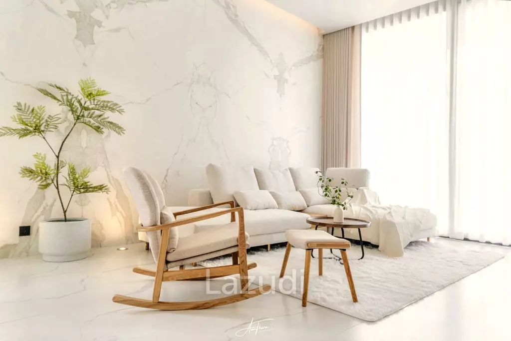 3 Bed 4 Bath 580 SQ.M Heart Ekkamai Soi 10