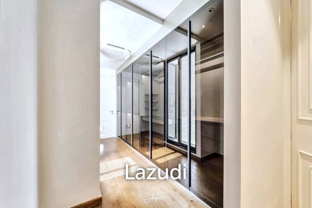 3 Bed 4 Bath 580 SQ.M Heart Ekkamai Soi 10
