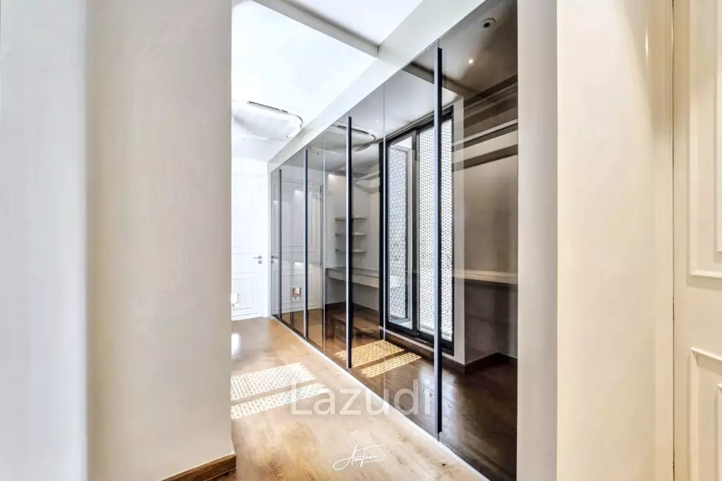 3 Bed 4 Bath 580 SQ.M Heart Ekkamai Soi 10