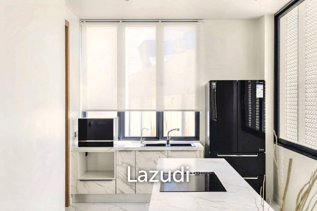 3 Bed 4 Bath 580 SQ.M Heart Ekkamai Soi 10