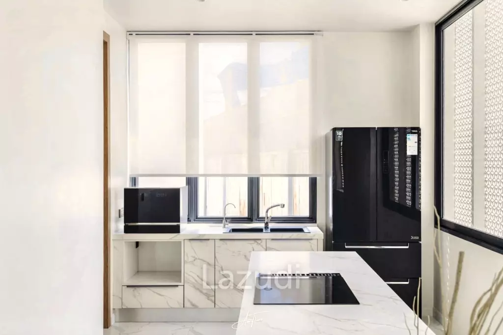 3 Bed 4 Bath 580 SQ.M Heart Ekkamai Soi 10