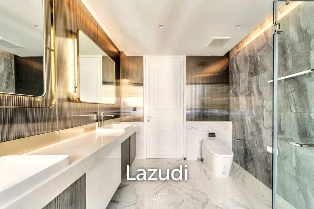 3 Bed 4 Bath 580 SQ.M Heart Ekkamai Soi 10