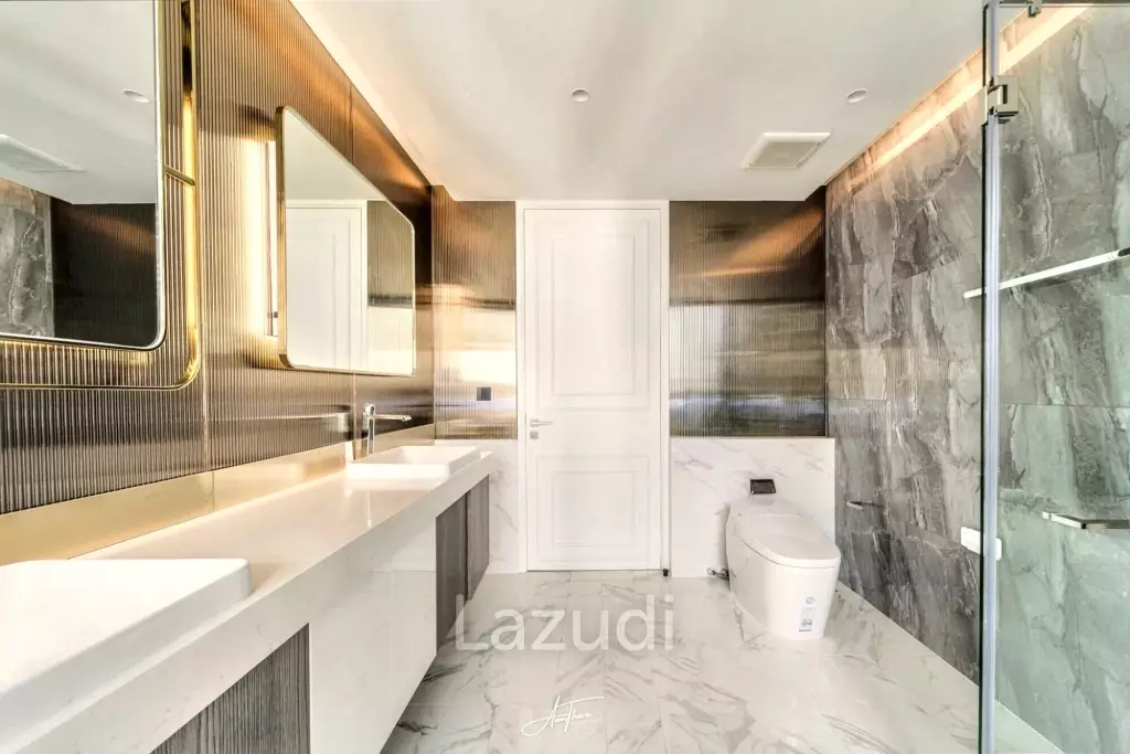 3 Bed 4 Bath 580 SQ.M Heart Ekkamai Soi 10