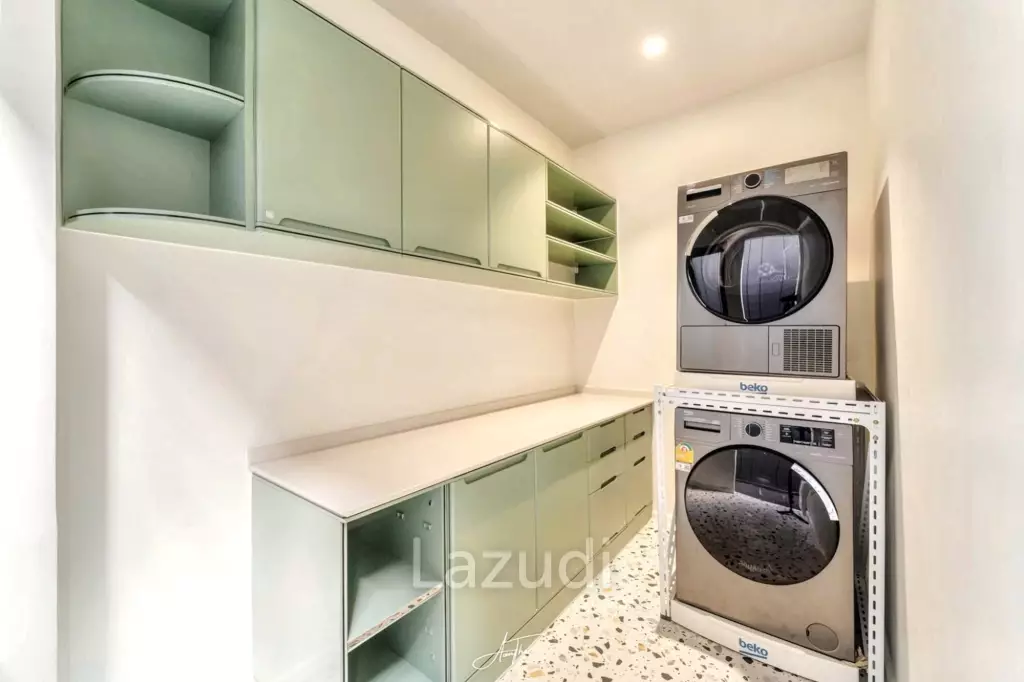 3 Bed 4 Bath 580 SQ.M Heart Ekkamai Soi 10