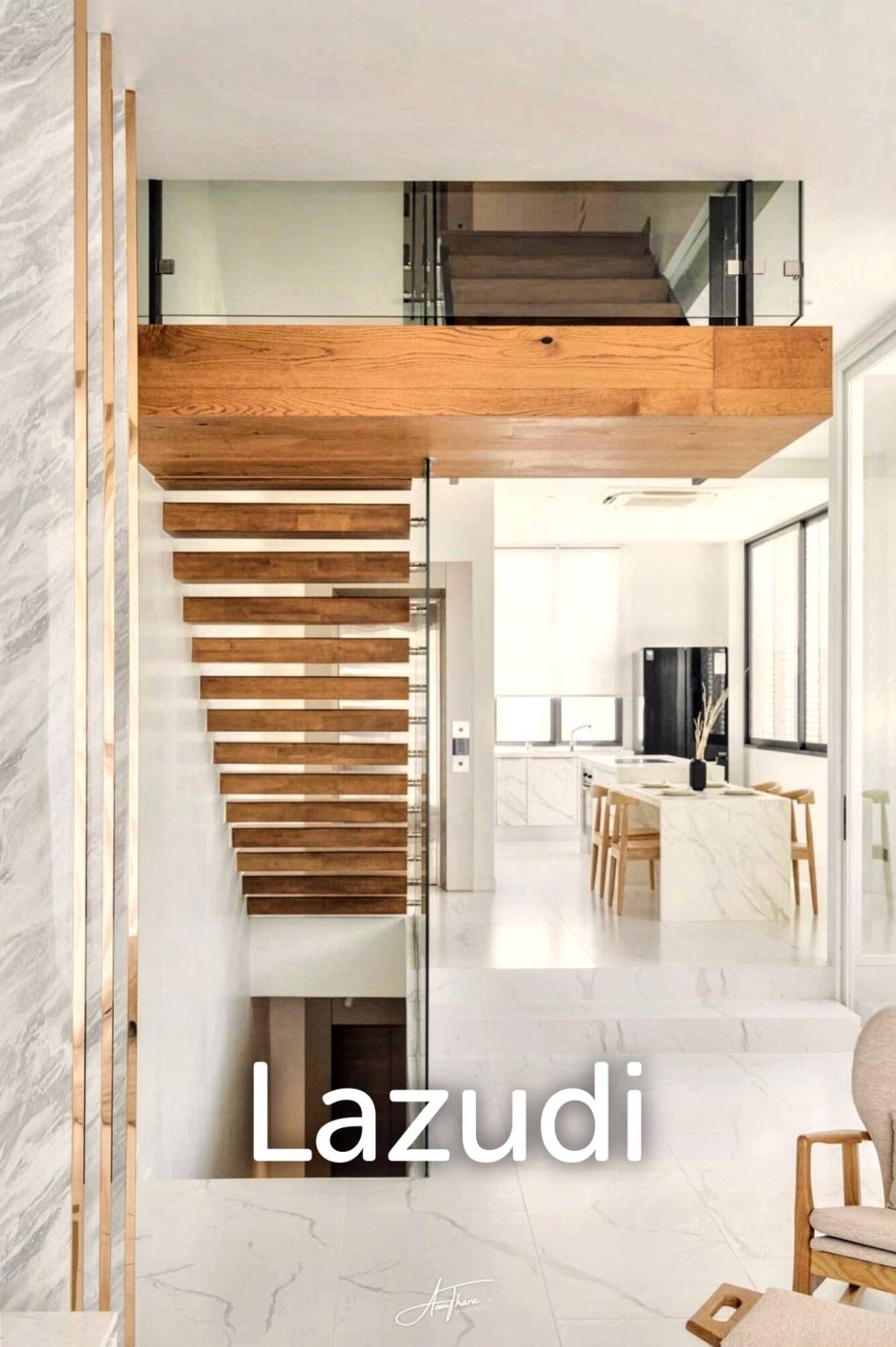 3 Bed 4 Bath 580 SQ.M Heart Ekkamai Soi 10