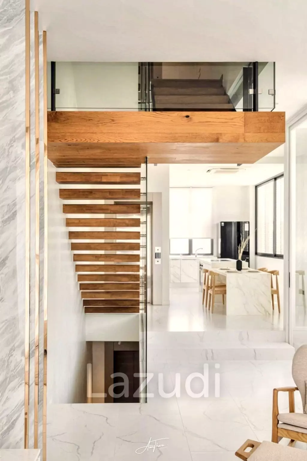 3 Bed 4 Bath 580 SQ.M Heart Ekkamai Soi 10