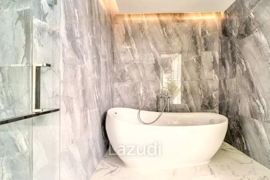 3 Bed 4 Bath 580 SQ.M Heart Ekkamai Soi 10