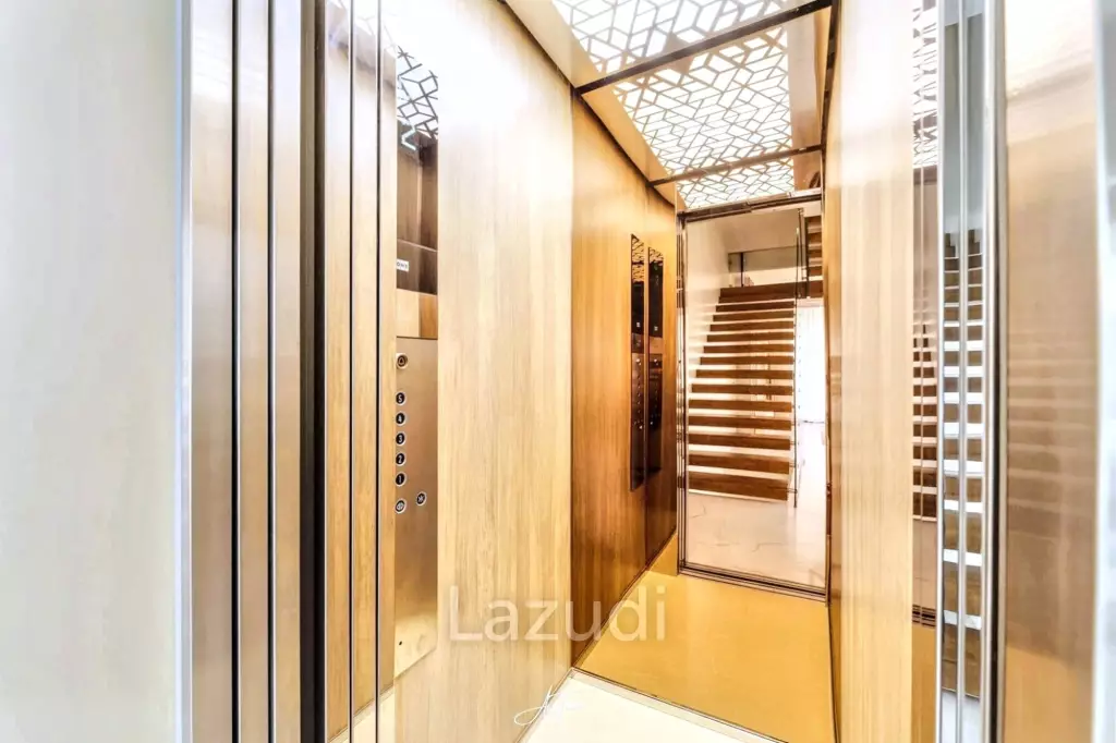 3 Bed 4 Bath 580 SQ.M Heart Ekkamai Soi 10