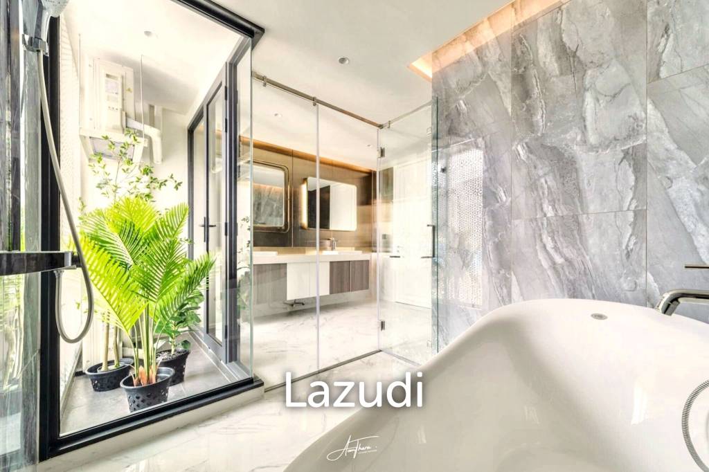 3 Bed 4 Bath 580 SQ.M Heart Ekkamai Soi 10