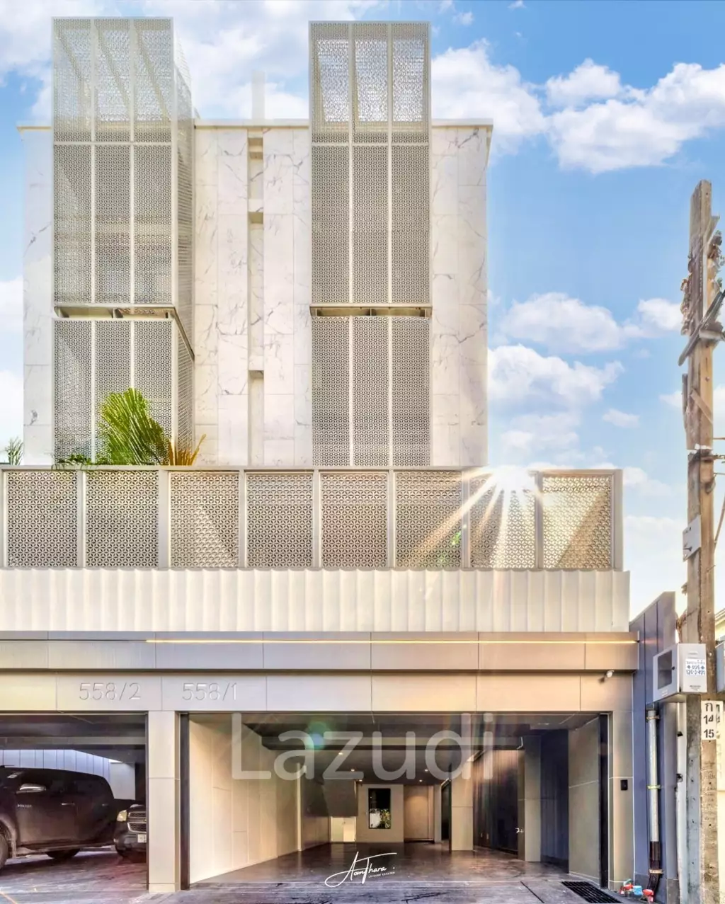 3 Bed 4 Bath 580 SQ.M Heart Ekkamai Soi 10