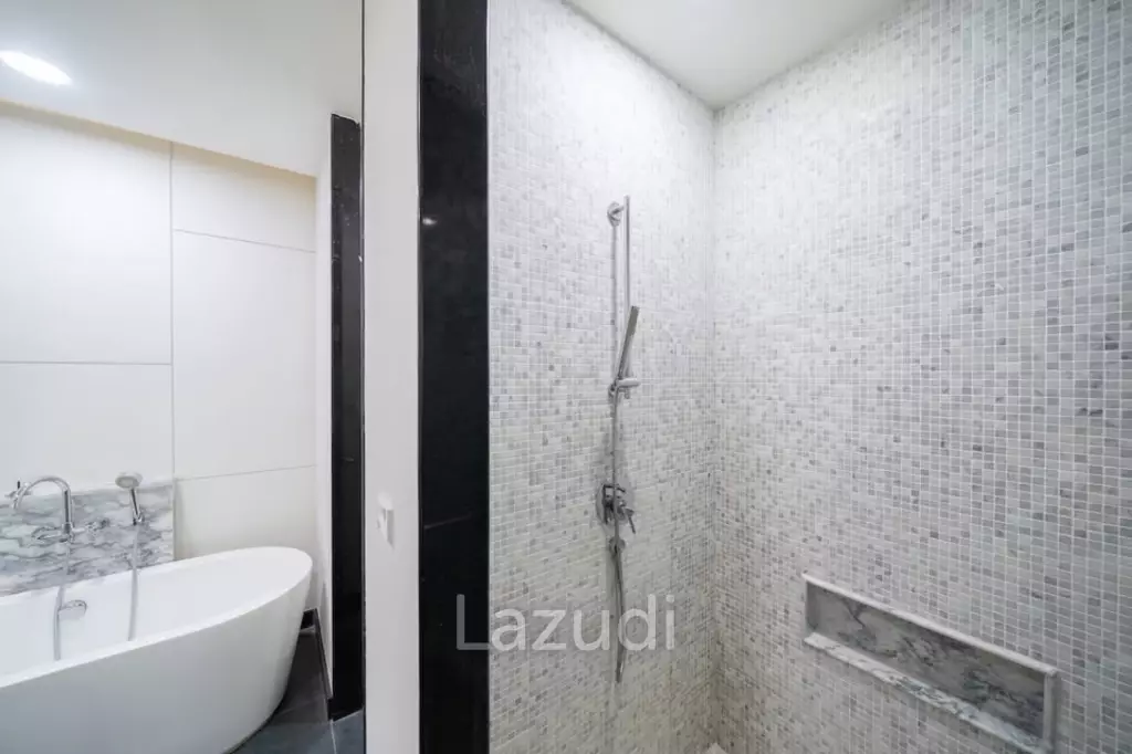 Beautiful 3-bedroom pool villa for sale in Pasak