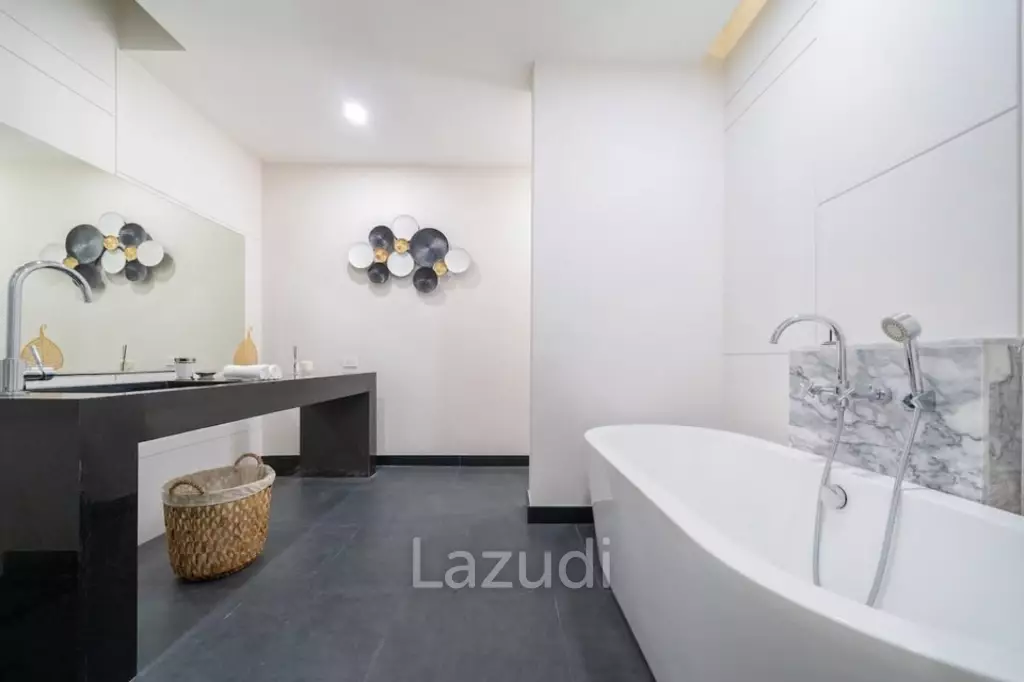 Beautiful 3-bedroom pool villa for sale in Pasak