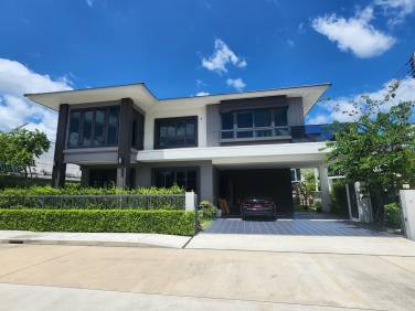 Family-Friendly Modern Home in Supalai Lake Ville Phuket