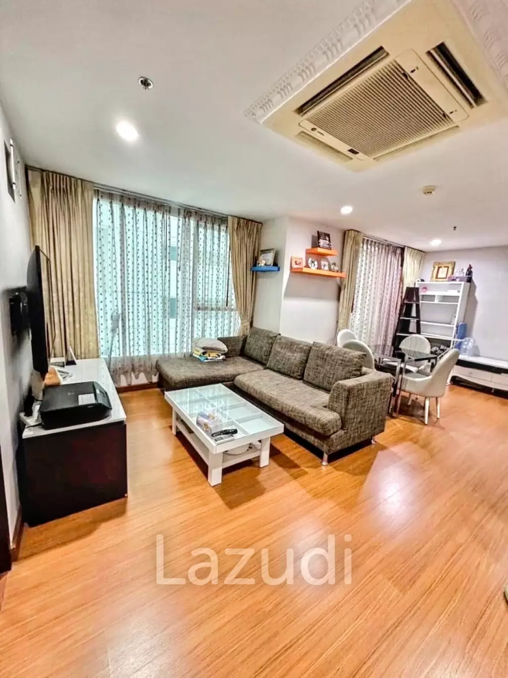 2 Bed 1 Bath 61 SQ.M Sukhumvit Living Town