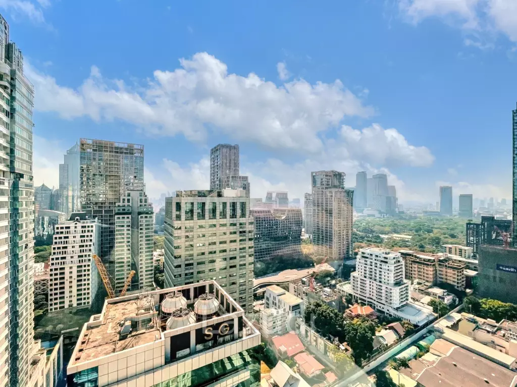 1 Bedroom 1 Bathroom 77 SQ.M Baan Rajprasong