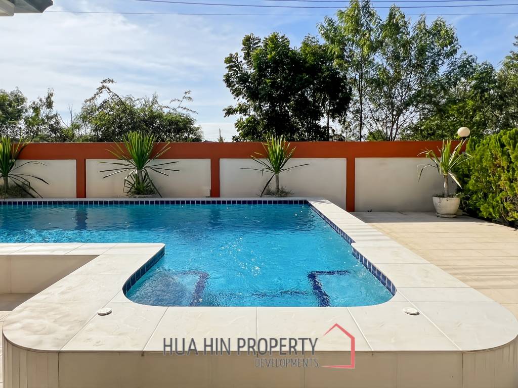 2 Bedroom Villa with Private Pool in Wang Pong, Pran Buri