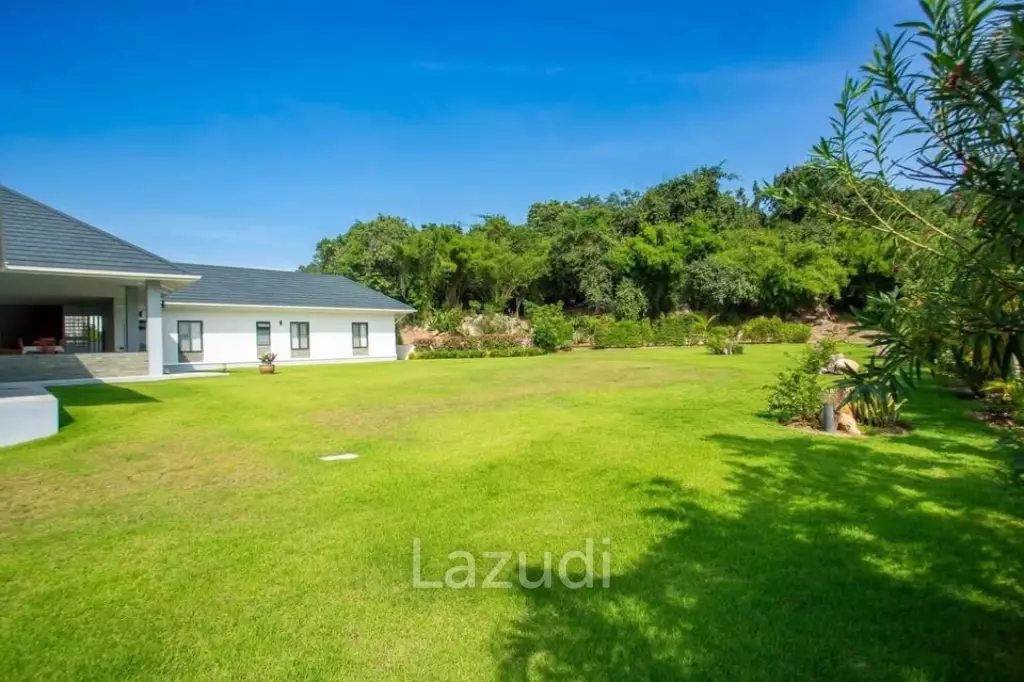 LUXURY VILLA NEAR PINEAPPLE GOLF COURSE : 3 bed stunning 360 mountain views