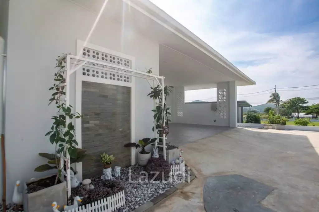 LUXURY VILLA NEAR PINEAPPLE GOLF COURSE : 3 bed stunning 360 mountain views