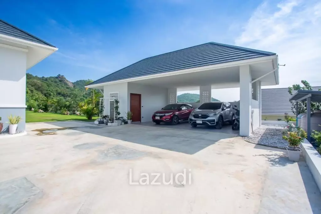 LUXURY VILLA NEAR PINEAPPLE GOLF COURSE : 3 bed stunning 360 mountain views