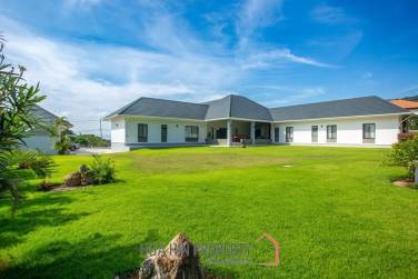 LUXURY VILLA NEAR PINEAPPLE GOLF COURSE : 3 bed stunning 360 mountain views